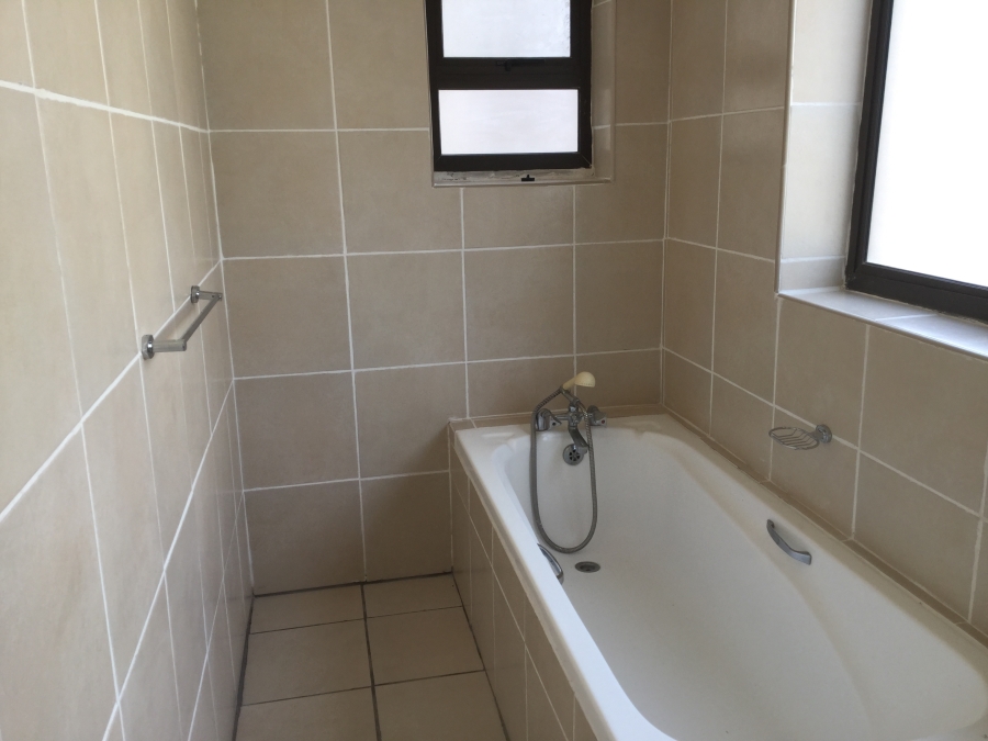 To Let 2 Bedroom Property for Rent in Summerstrand Eastern Cape